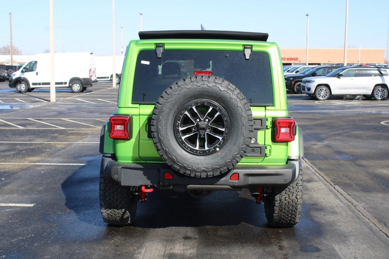 Jeep Wrangler Vehicle Full-screen Gallery Image 4