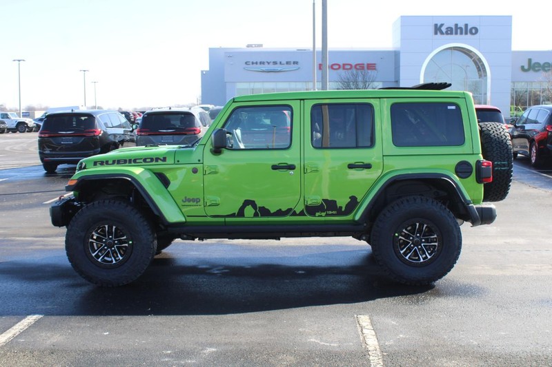 Jeep Wrangler Vehicle Full-screen Gallery Image 8