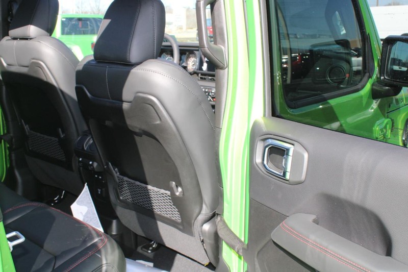 Jeep Wrangler Vehicle Full-screen Gallery Image 12