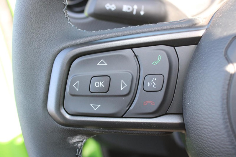 Jeep Wrangler Vehicle Full-screen Gallery Image 21