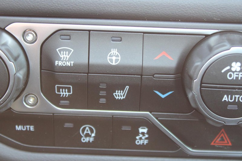 Jeep Wrangler Vehicle Full-screen Gallery Image 24