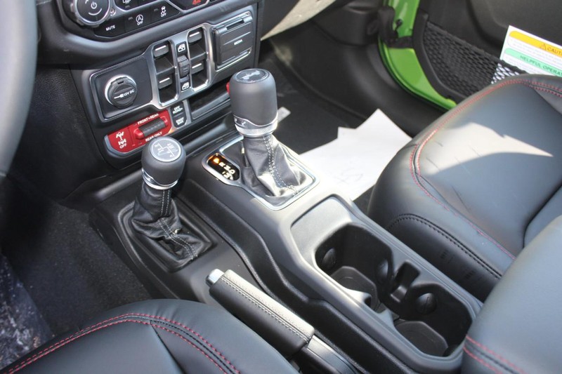 Jeep Wrangler Vehicle Full-screen Gallery Image 29