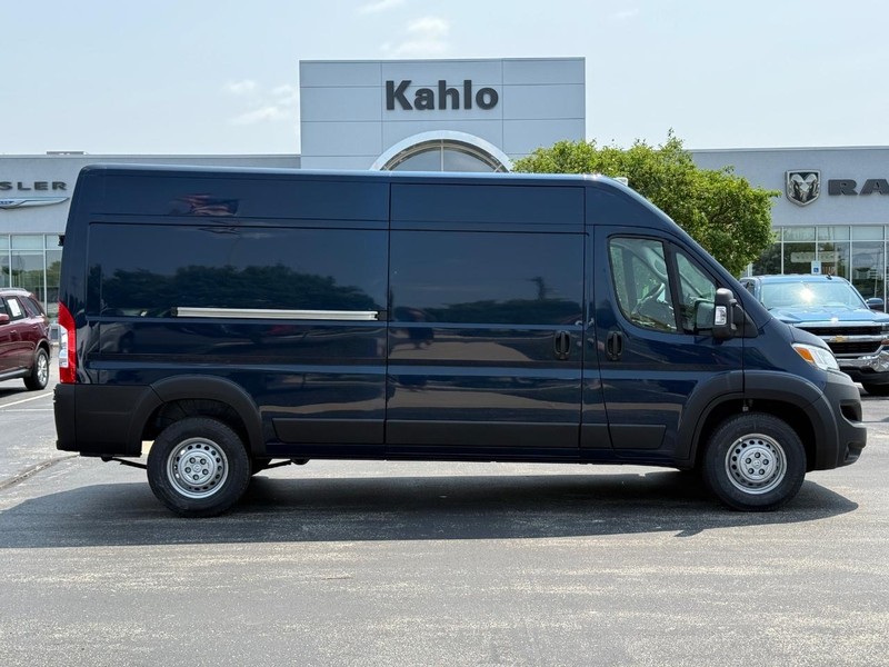 Ram ProMaster Cargo Van Vehicle Full-screen Gallery Image 2