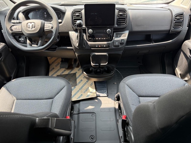 Ram ProMaster Cargo Van Vehicle Full-screen Gallery Image 16