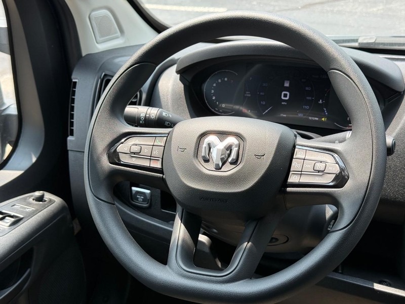 Ram ProMaster Cargo Van Vehicle Full-screen Gallery Image 17