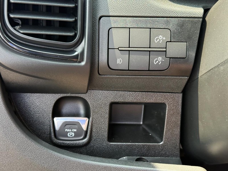 Ram ProMaster Cargo Van Vehicle Full-screen Gallery Image 29