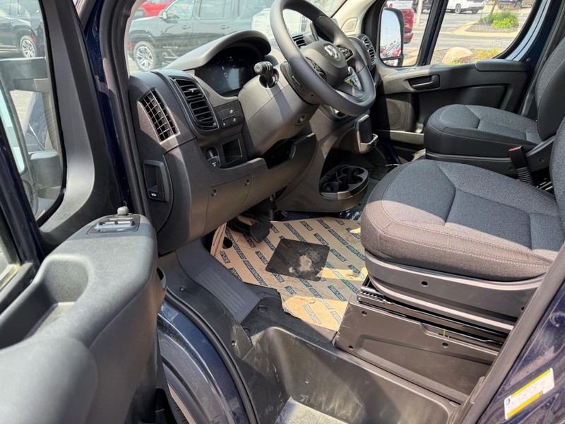 Ram ProMaster Cargo Van Vehicle Full-screen Gallery Image 31