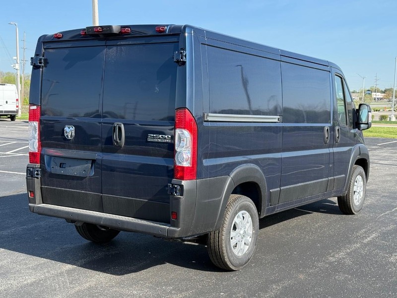 Ram ProMaster Cargo Van Vehicle Full-screen Gallery Image 3