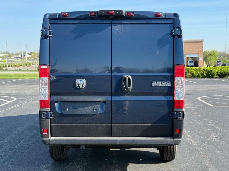 Ram ProMaster Cargo Van Vehicle Full-screen Gallery Image 4