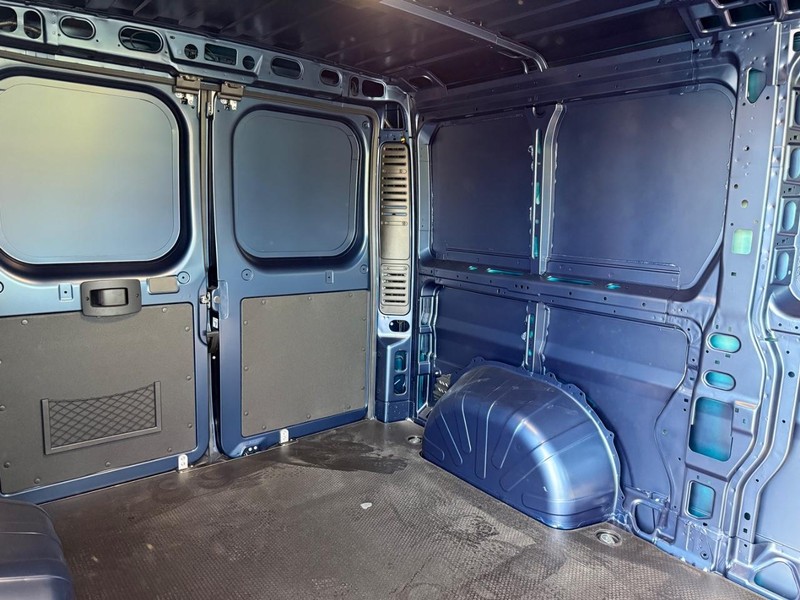 Ram ProMaster Cargo Van Vehicle Full-screen Gallery Image 12