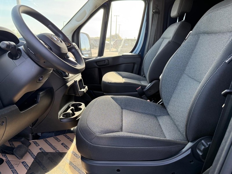 Ram ProMaster Cargo Van Vehicle Full-screen Gallery Image 18