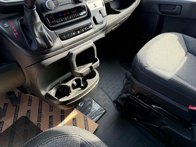 Ram ProMaster Cargo Van Vehicle Full-screen Gallery Image 26