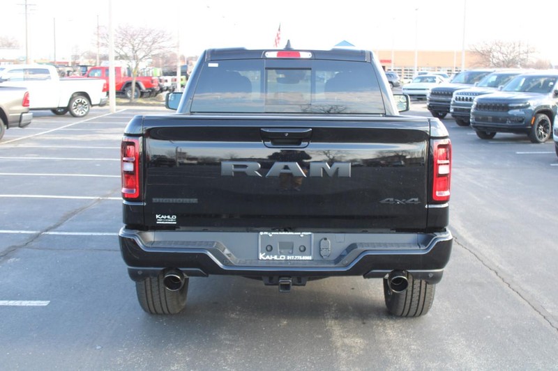 Ram 1500 Vehicle Full-screen Gallery Image 4