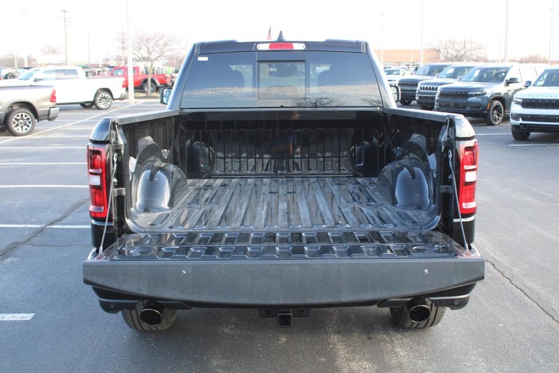 Ram 1500 Vehicle Full-screen Gallery Image 7