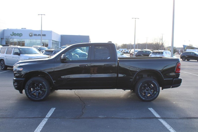 Ram 1500 Vehicle Full-screen Gallery Image 8