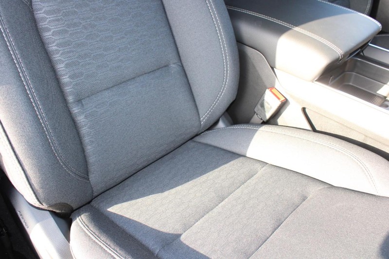 Ram 1500 Vehicle Full-screen Gallery Image 16