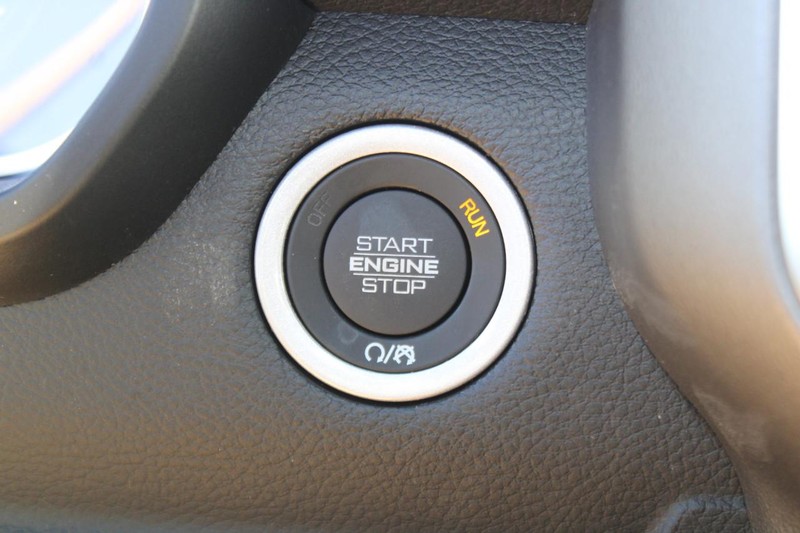 Ram 1500 Vehicle Full-screen Gallery Image 22