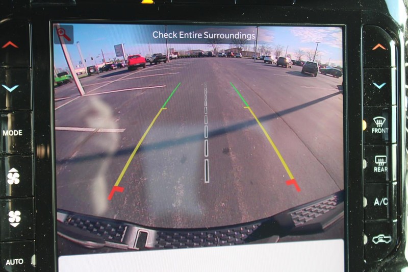 Ram 1500 Vehicle Full-screen Gallery Image 24