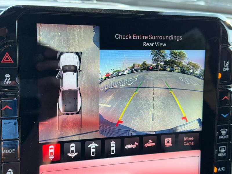 Ram 3500 Vehicle Full-screen Gallery Image 25