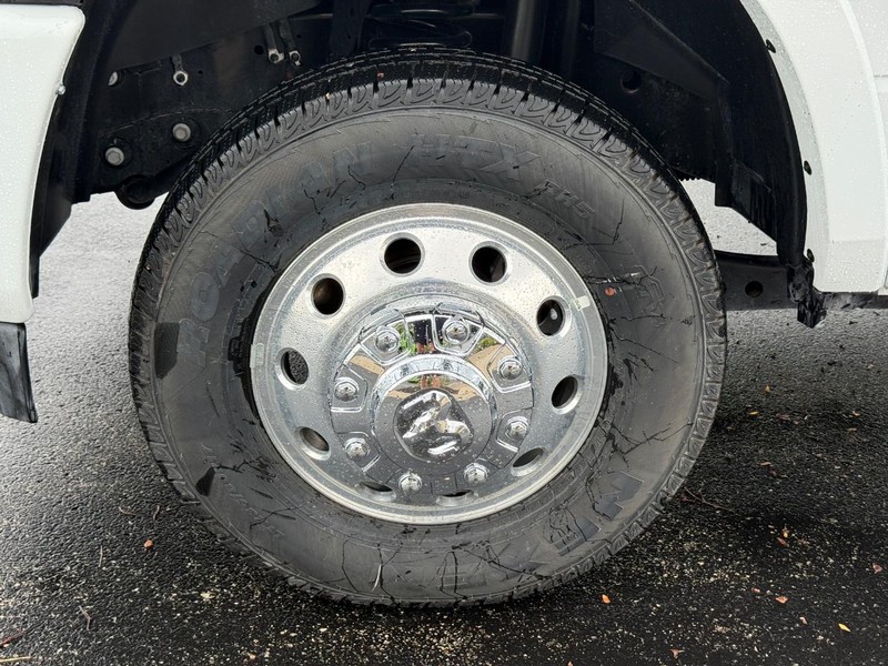 Ram 3500 Vehicle Full-screen Gallery Image 8