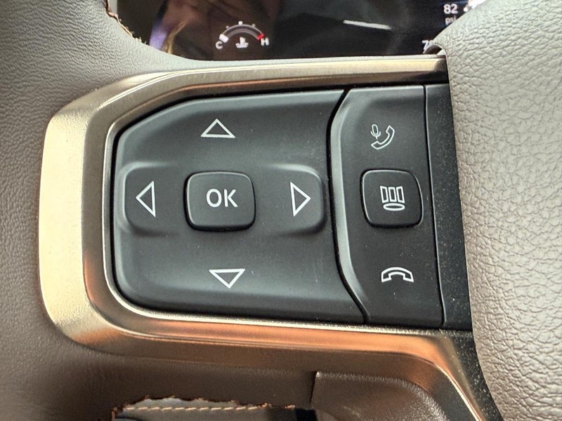 Ram 3500 Vehicle Full-screen Gallery Image 19