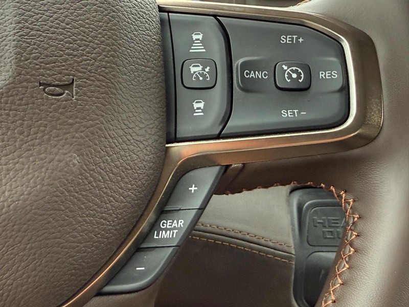 Ram 3500 Vehicle Full-screen Gallery Image 20