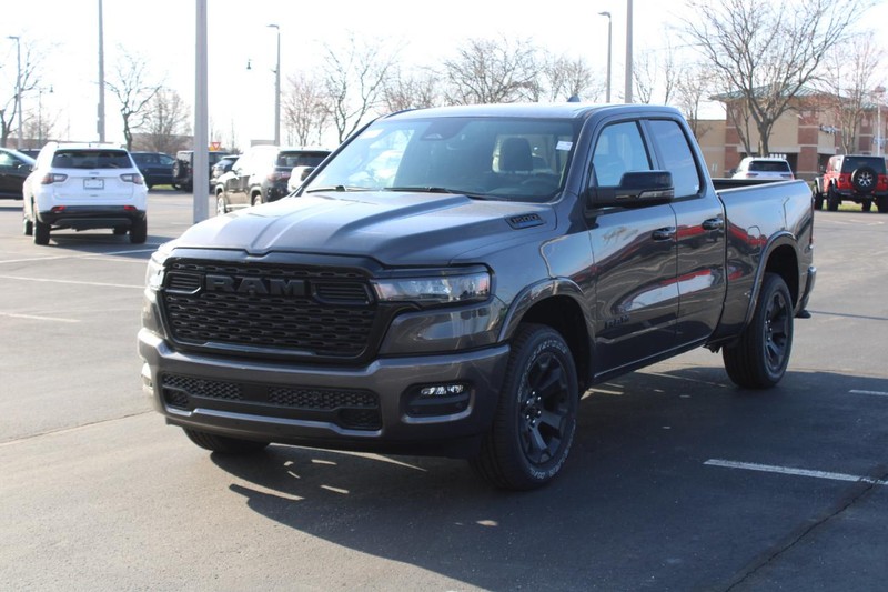 Ram 1500 Vehicle Full-screen Gallery Image 8