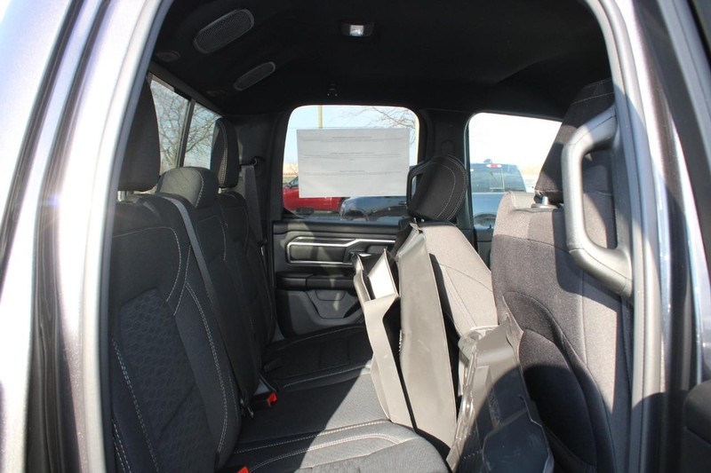 Ram 1500 Vehicle Full-screen Gallery Image 10