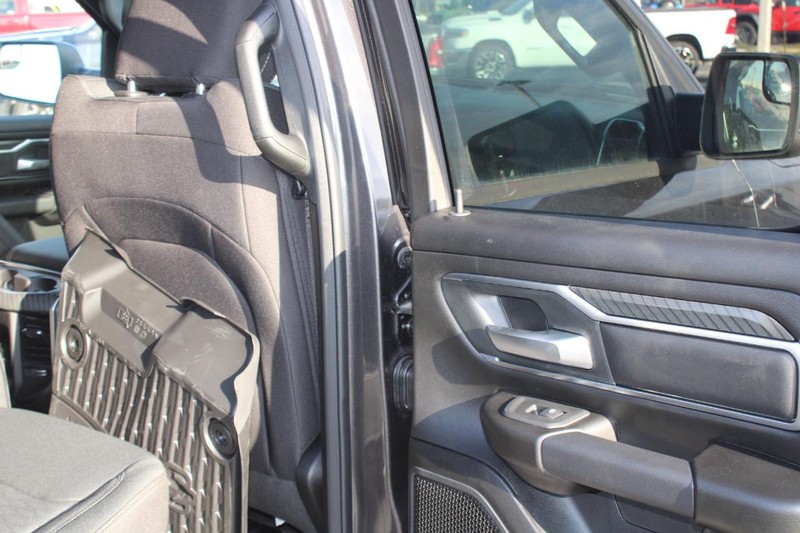 Ram 1500 Vehicle Full-screen Gallery Image 11