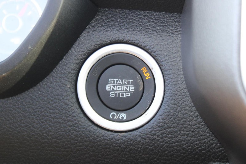 Ram 1500 Vehicle Full-screen Gallery Image 21