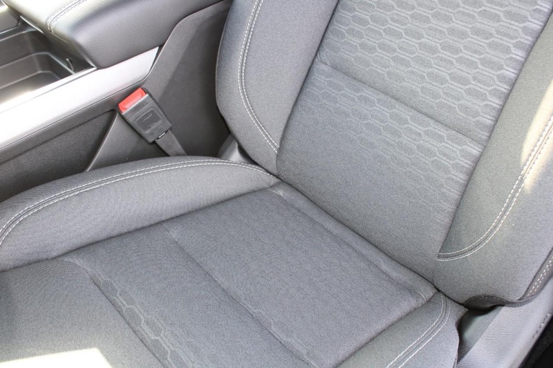 Ram 1500 Vehicle Full-screen Gallery Image 28