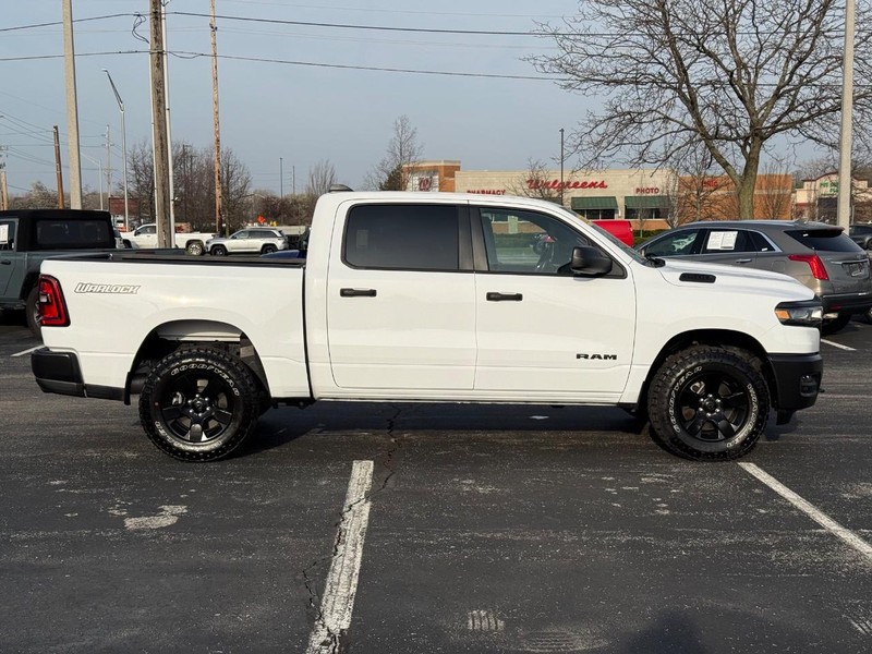 Ram 1500 Vehicle Full-screen Gallery Image 2