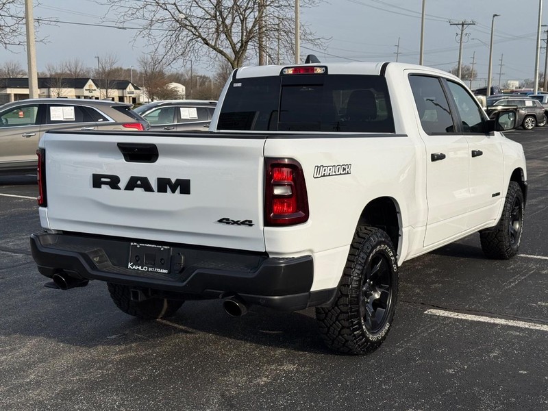 Ram 1500 Vehicle Full-screen Gallery Image 3