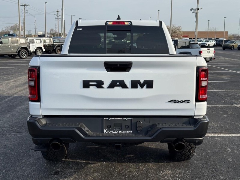Ram 1500 Vehicle Full-screen Gallery Image 4