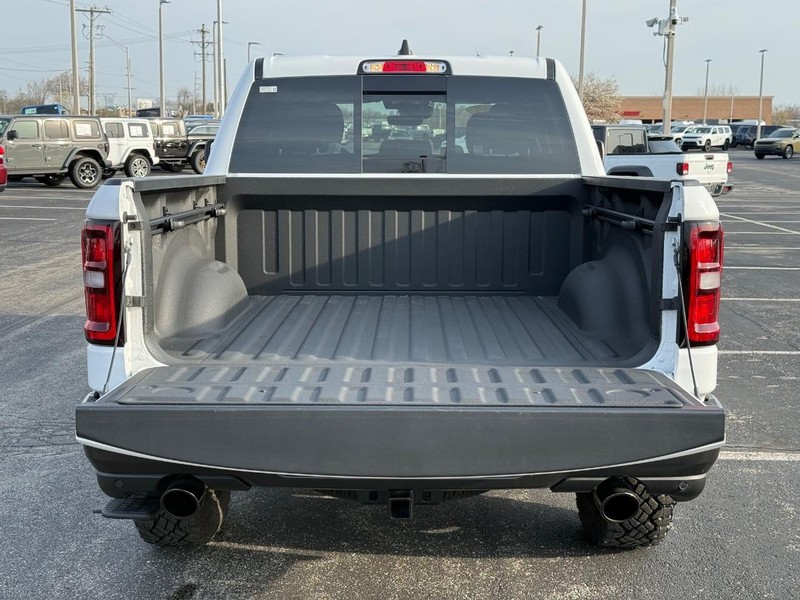 Ram 1500 Vehicle Full-screen Gallery Image 7