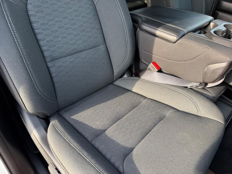 Ram 1500 Vehicle Full-screen Gallery Image 15