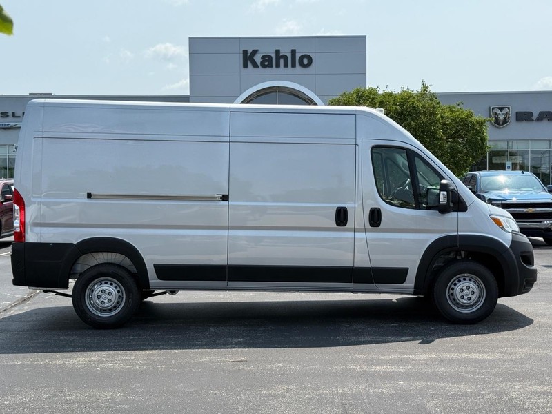 Ram ProMaster Cargo Van Vehicle Full-screen Gallery Image 2