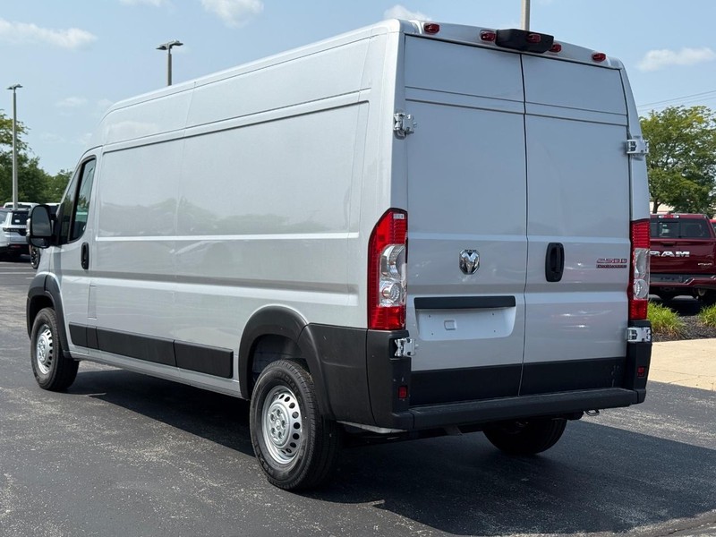Ram ProMaster Cargo Van Vehicle Full-screen Gallery Image 5