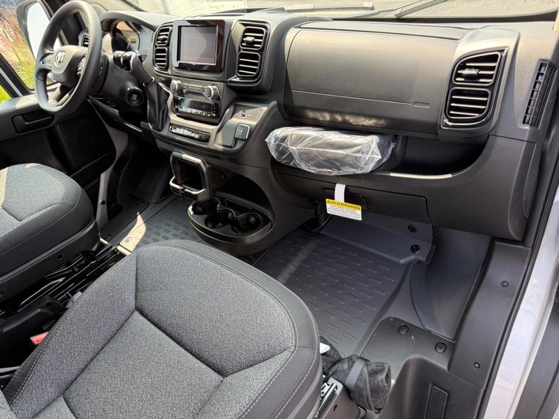 Ram ProMaster Cargo Van Vehicle Full-screen Gallery Image 12