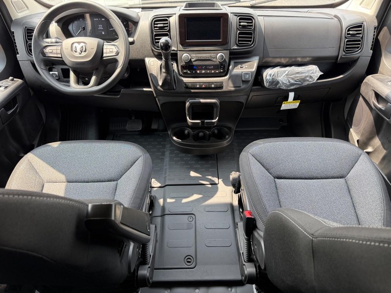 Ram ProMaster Cargo Van Vehicle Full-screen Gallery Image 17