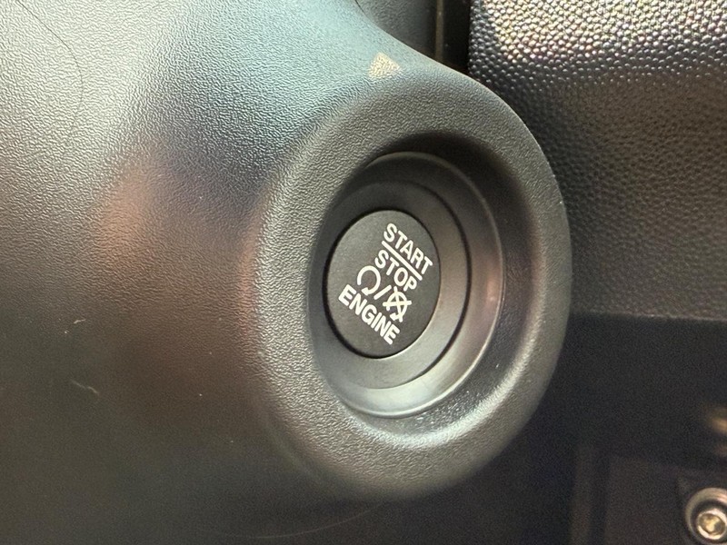 Ram ProMaster Cargo Van Vehicle Full-screen Gallery Image 21