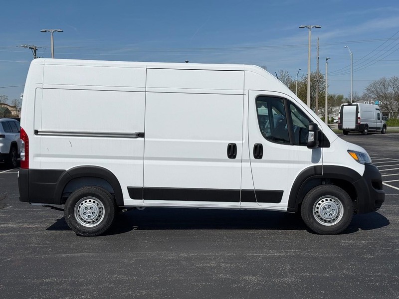 Ram ProMaster Cargo Van Vehicle Full-screen Gallery Image 2