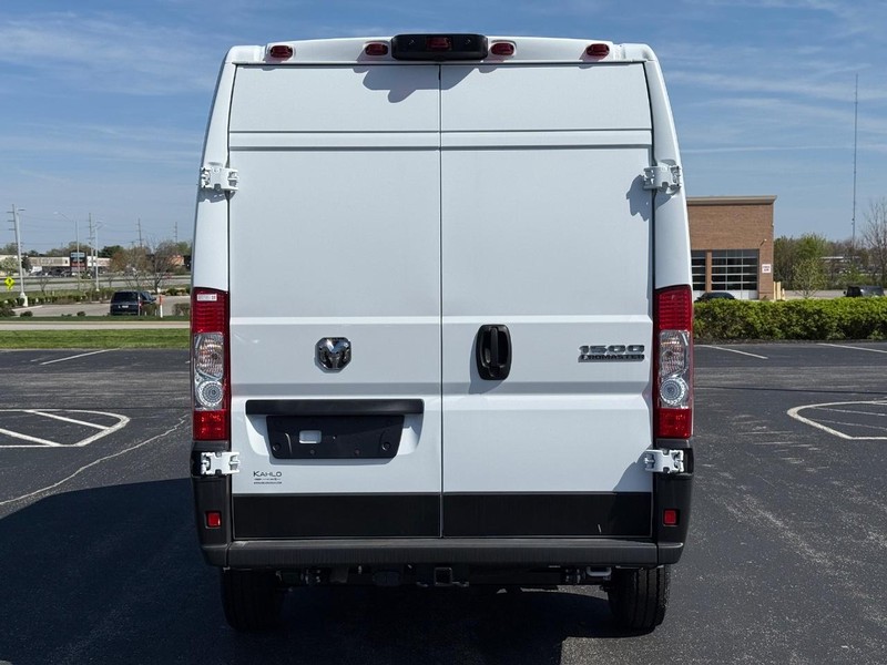 Ram ProMaster Cargo Van Vehicle Full-screen Gallery Image 4