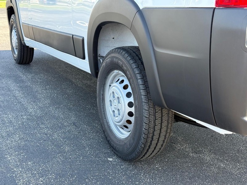 Ram ProMaster Cargo Van Vehicle Full-screen Gallery Image 6