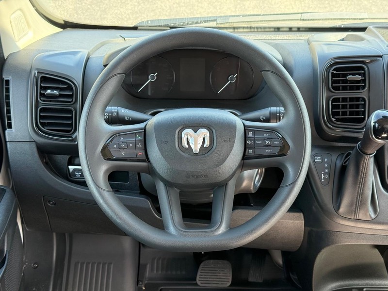 Ram ProMaster Cargo Van Vehicle Full-screen Gallery Image 14