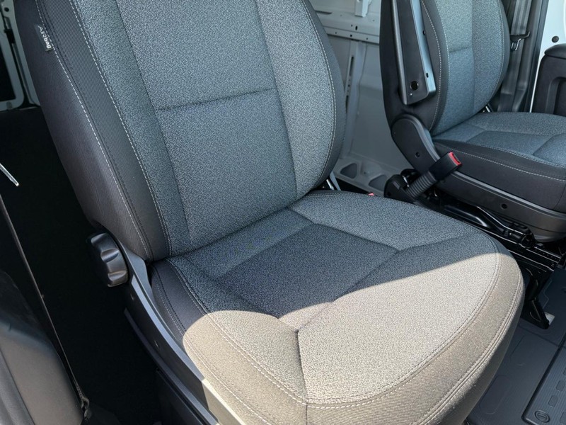 Ram ProMaster Cargo Van Vehicle Full-screen Gallery Image 16