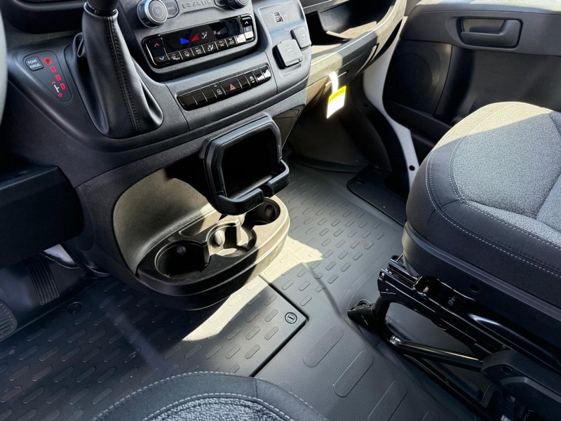 Ram ProMaster Cargo Van Vehicle Full-screen Gallery Image 26