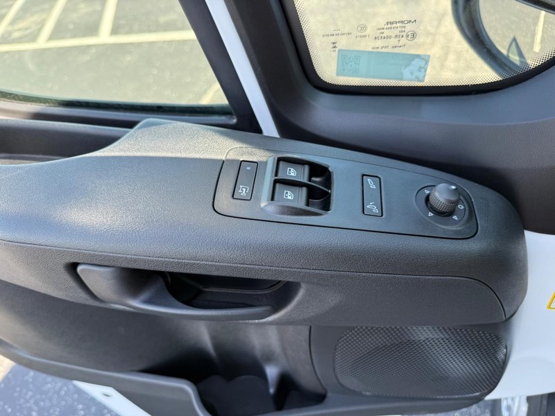 Ram ProMaster Cargo Van Vehicle Full-screen Gallery Image 29