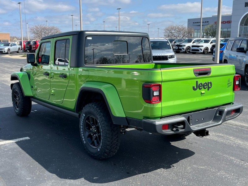 Jeep Gladiator Vehicle Full-screen Gallery Image 5