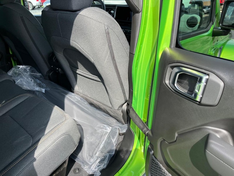 Jeep Gladiator Vehicle Full-screen Gallery Image 12